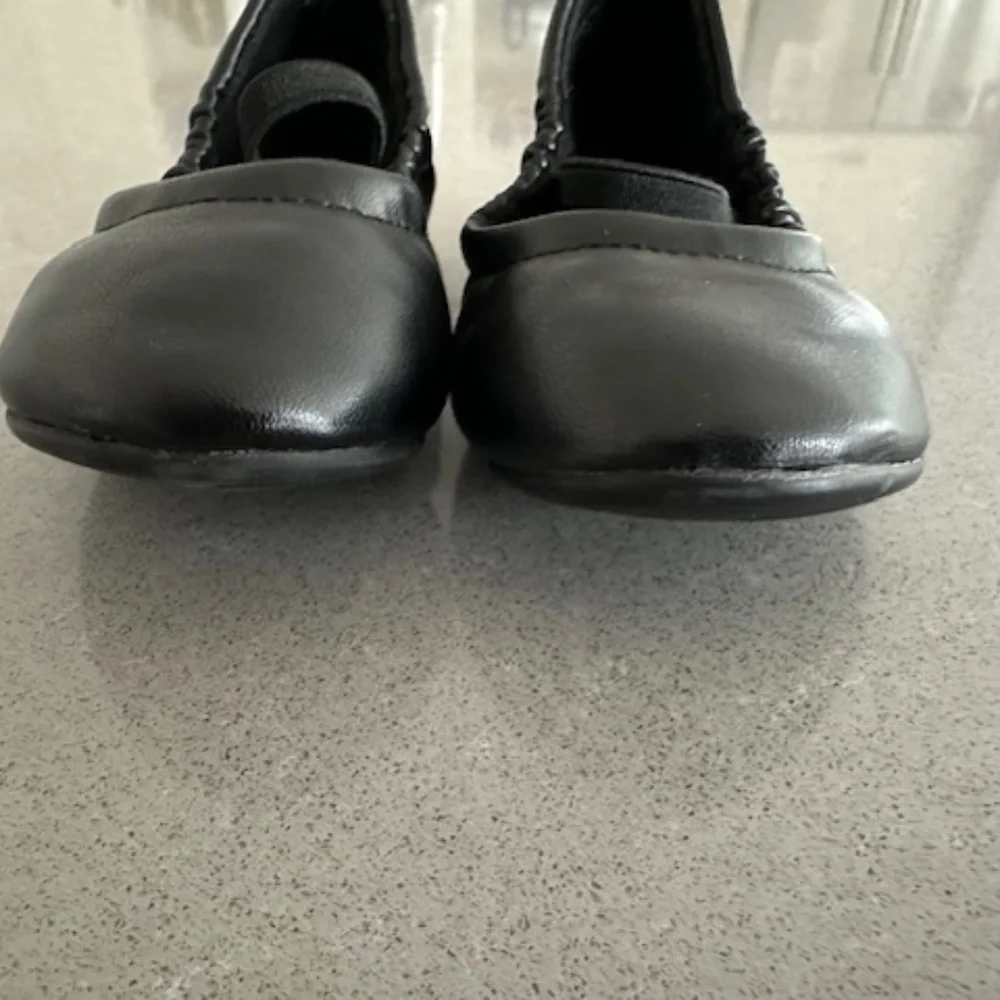 Littkr Girl Gap Toddler Sz 7 Black Ballet  Straped Flats -Worn 1x